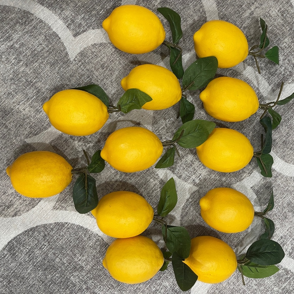 12 faux lemons